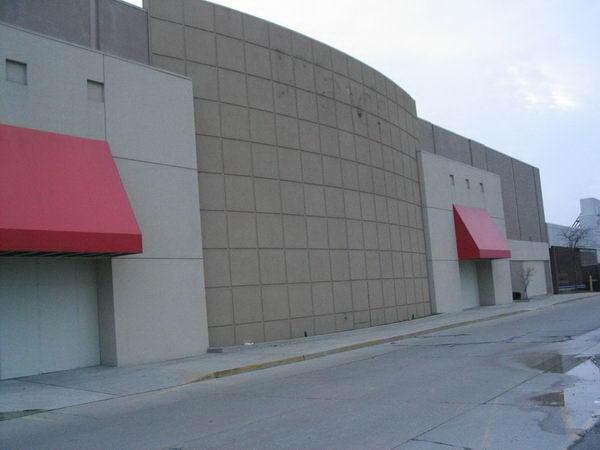 Wonderland Mall (Wonderland Shopping Center) - 2004 Photo (newer photo)